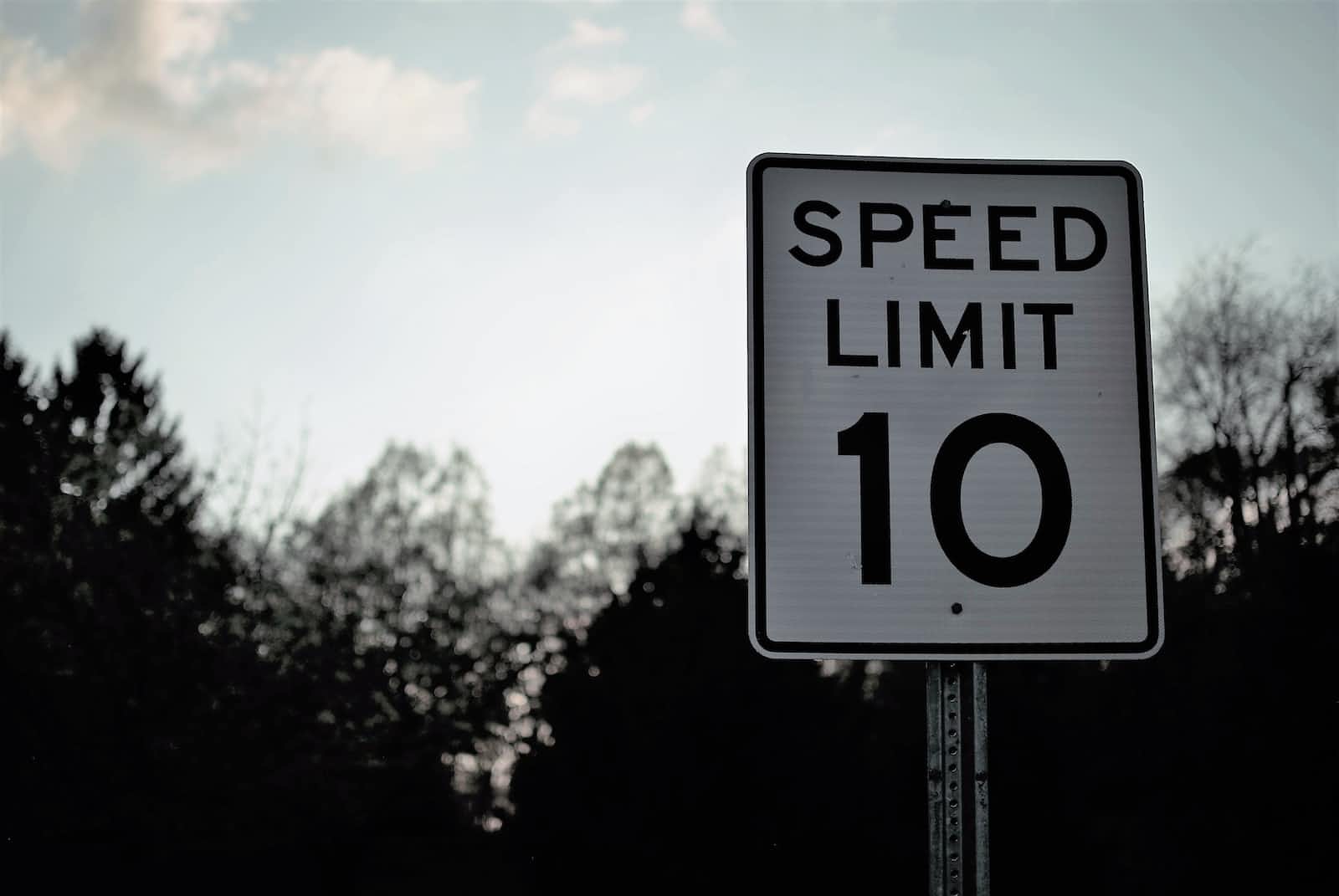 How to limit the number of characters in a text field in Rails
